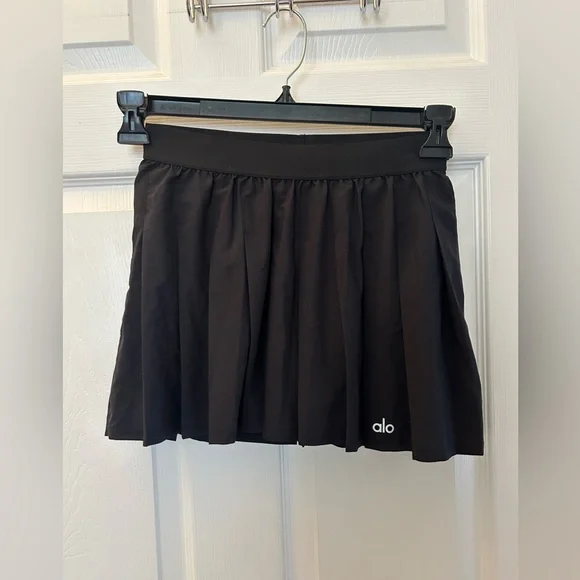 ALO Yoga Black Mini Skirt - Picture 2 of 6
